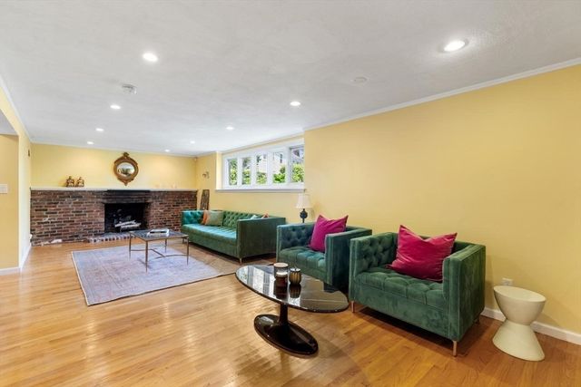 44 Windemere Road, Wellesley, MA 02482