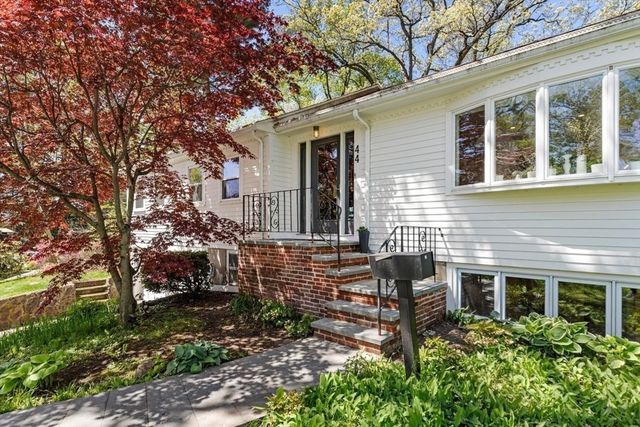 44 Windemere Road, Wellesley, MA 02482