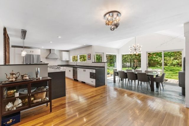 44 Windemere Road, Wellesley, MA 02482