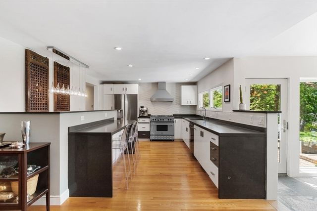 44 Windemere Road, Wellesley, MA 02482