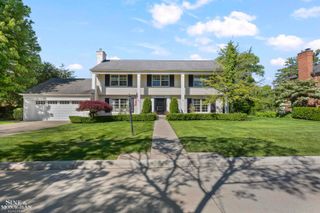 11 Wellington Place, Grosse Pointe, MI 48230