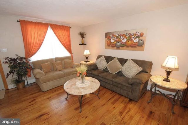 324 DAWSON ST, Philadelphia, PA 19128