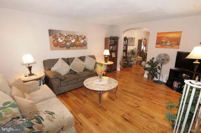 324 DAWSON ST, Philadelphia, PA 19128