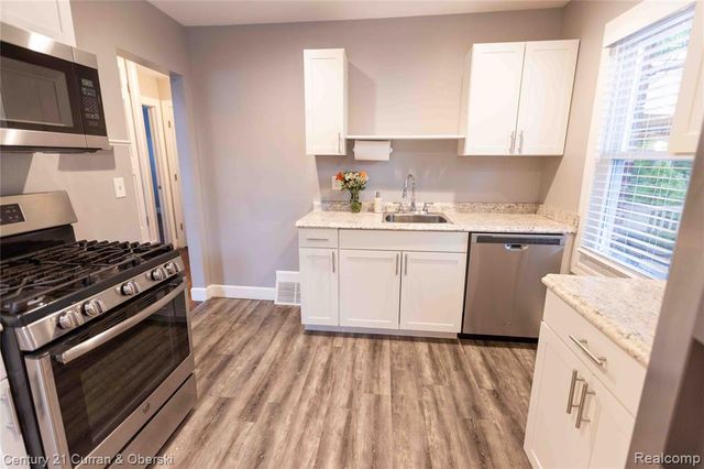 20150 Greenlawn Street, Detroit, MI 48221