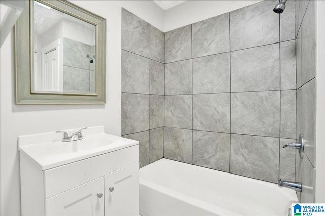 5201 MULGA AVENUE, Mulga, AL 35118