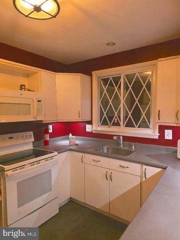 200 9TH ST, West Deptford, NJ 08086