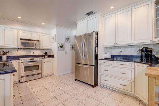 2395 6TH AVENUE SW, Largo, FL 33770