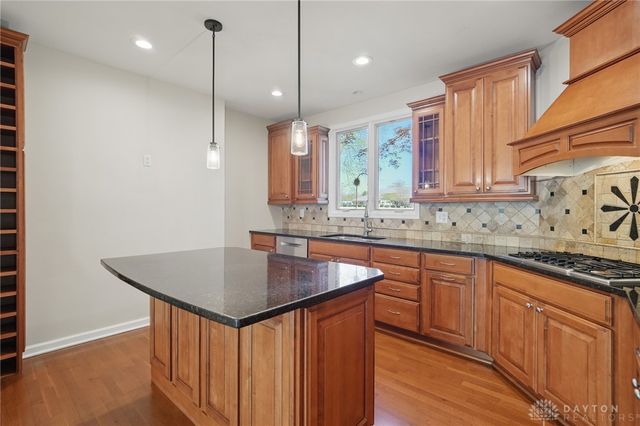 72 E Social Row Road, Dayton, OH 45458