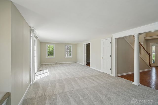 72 E Social Row Road, Dayton, OH 45458