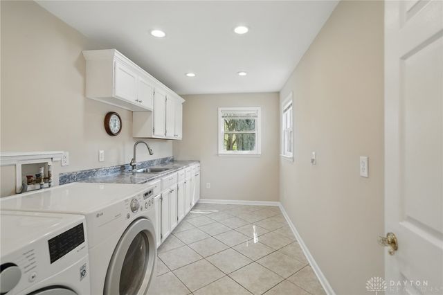 72 E Social Row Road, Dayton, OH 45458