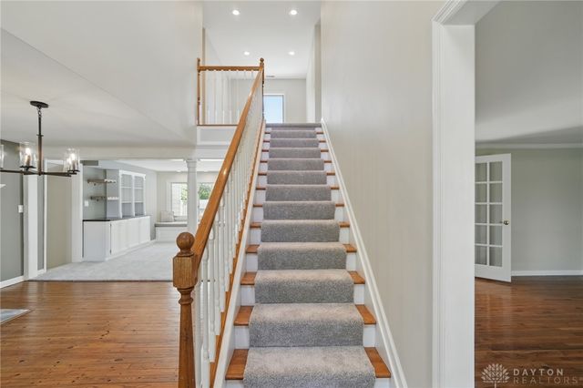 72 E Social Row Road, Dayton, OH 45458