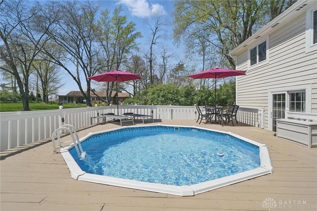 72 E Social Row Road, Dayton, OH 45458