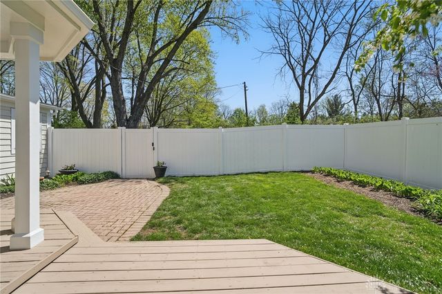 72 E Social Row Road, Dayton, OH 45458