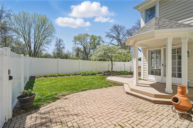 72 E Social Row Road, Dayton, OH 45458