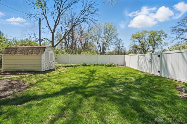 72 E Social Row Road, Dayton, OH 45458