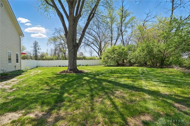72 E Social Row Road, Dayton, OH 45458