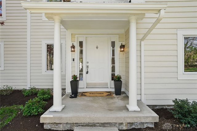 72 E Social Row Road, Dayton, OH 45458