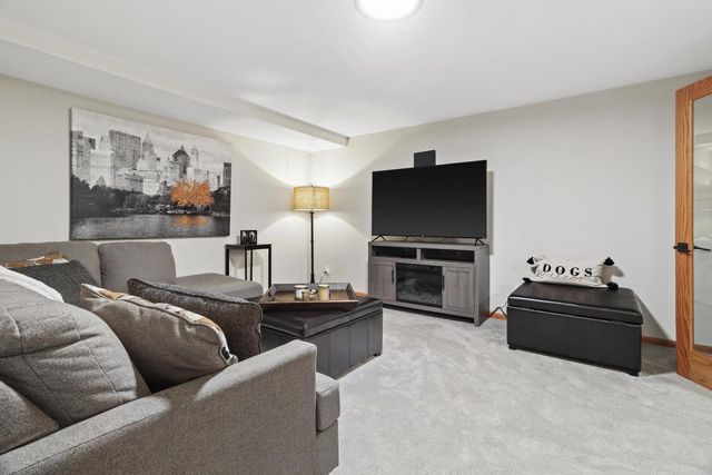 635 Cardinal WAY, Sun Prairie, WI 53590