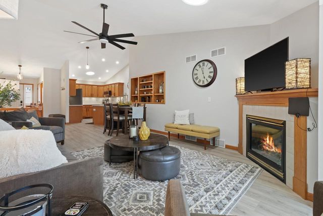 635 Cardinal WAY, Sun Prairie, WI 53590