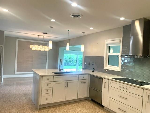 2253 VALENCIA DRIVE, Sarasota, FL 34239