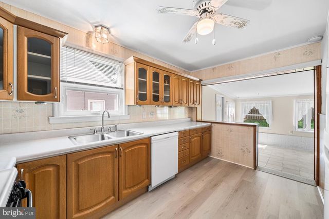 504 LAWRENCE RD, Havertown, PA 19083