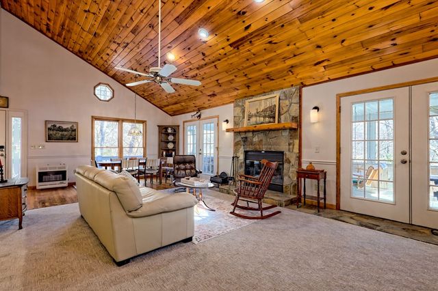 817 River Bend Drive, Hayesville, NC 28904