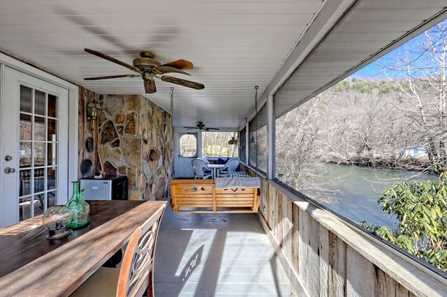817 River Bend Drive, Hayesville, NC 28904