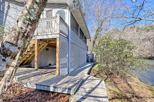 817 River Bend Drive, Hayesville, NC 28904