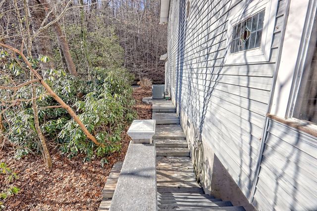 817 River Bend Drive, Hayesville, NC 28904