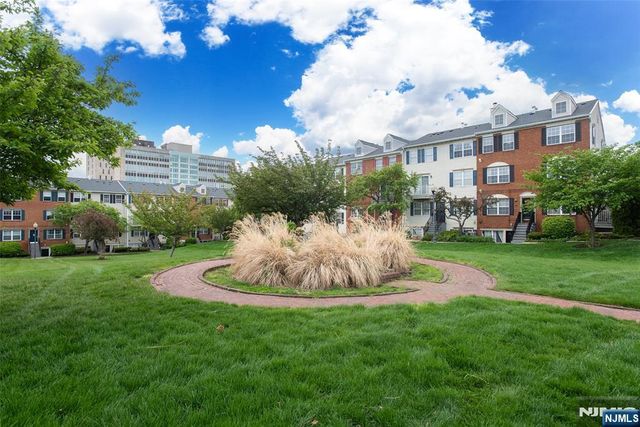 89 Vaughan Drive 824, Newark, NJ 07103