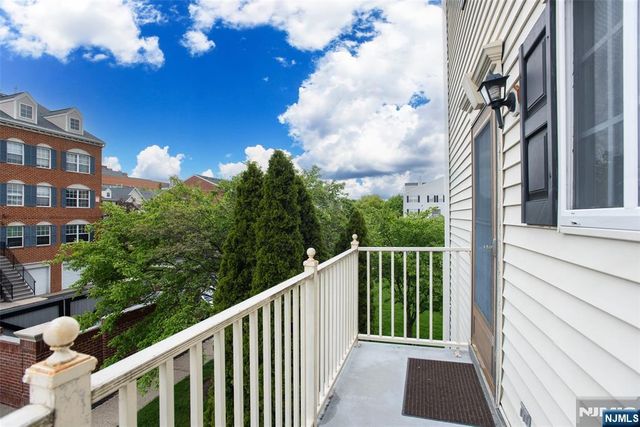 89 Vaughan Drive 824, Newark, NJ 07103