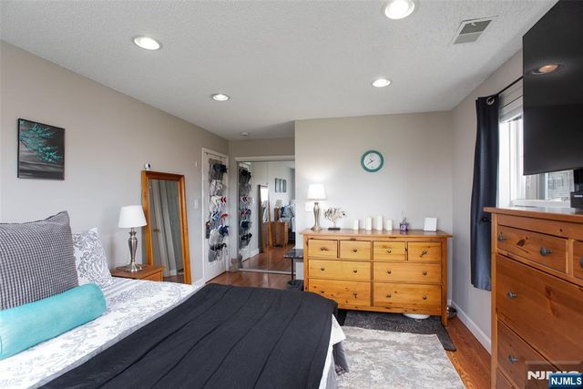 89 Vaughan Drive 824, Newark, NJ 07103