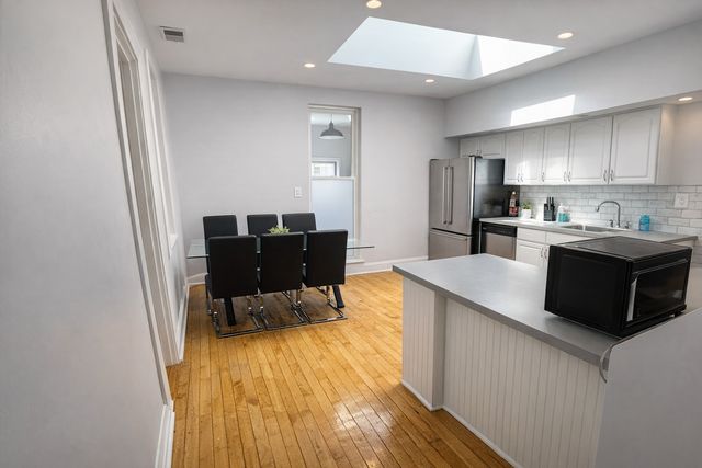 736 S Oakley Boulevard 2, Chicago, IL 60612