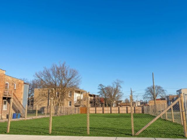 3914 W Huron Street, Chicago, IL 60624