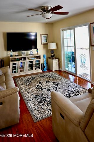 14 Azalea Court, Barnegat, NJ 08005
