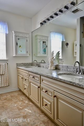 14 Azalea Court, Barnegat, NJ 08005