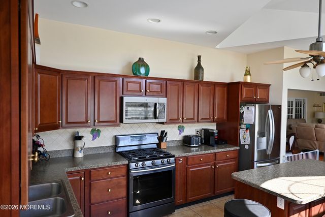 14 Azalea Court, Barnegat, NJ 08005