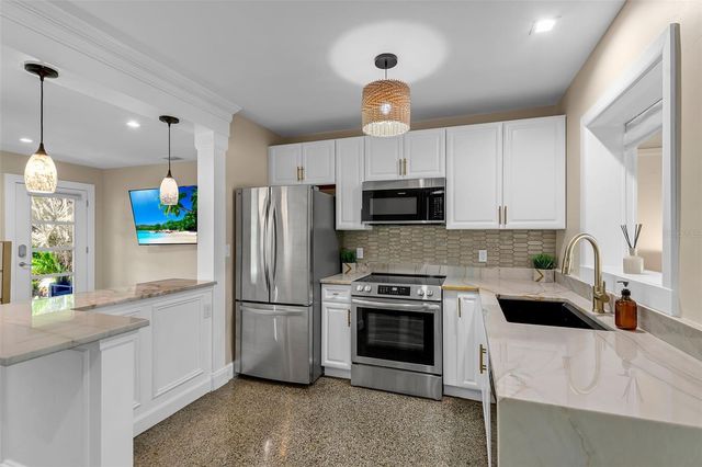 510 N OSPREY AVENUE, Sarasota, FL 34236