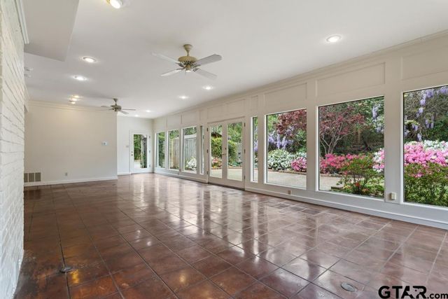 3326 Fry Ave, Tyler, TX 75701
