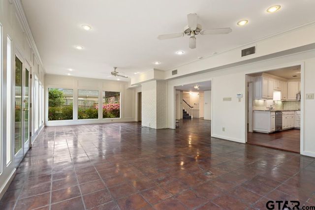 3326 Fry Ave, Tyler, TX 75701