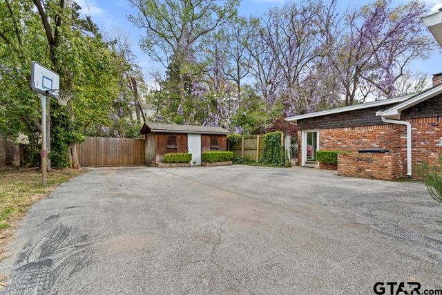 3326 Fry Ave, Tyler, TX 75701