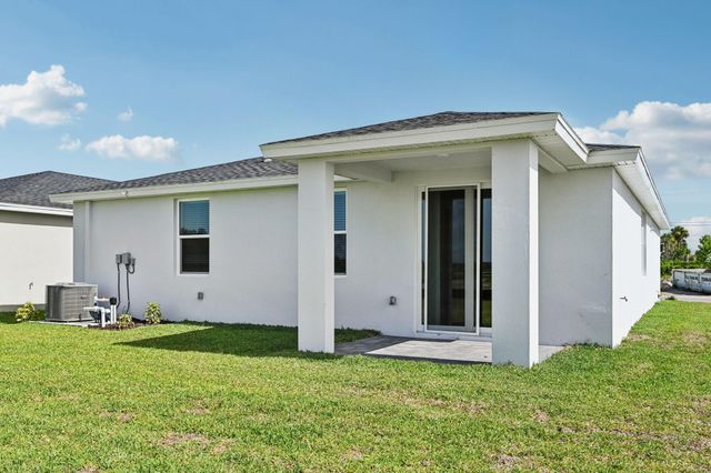 5442 Hampton Park Circle, Vero Beach, FL 32966