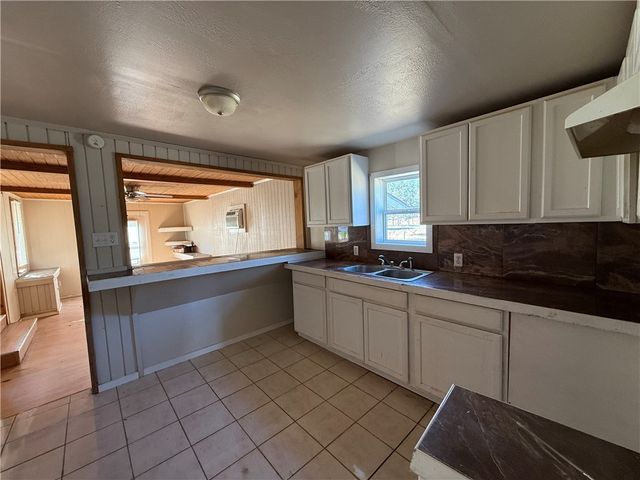 432 SW 7th St, Premont, TX 78375