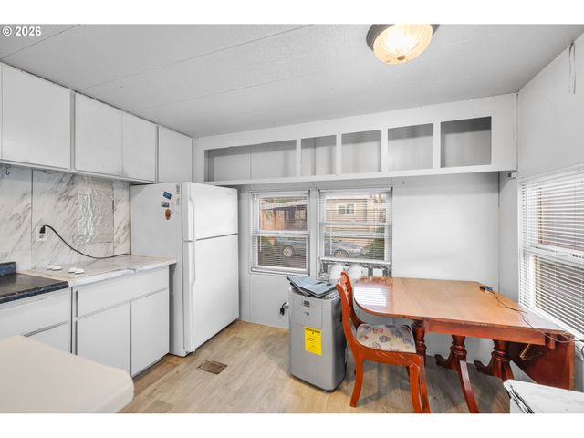 8039 Se MONTEREY Ave, Milwaukie, OR 97222