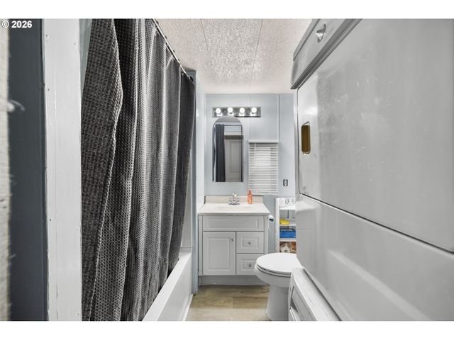 8039 Se MONTEREY Ave, Milwaukie, OR 97222