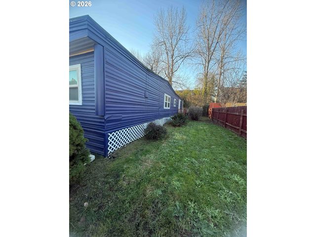 8039 Se MONTEREY Ave, Milwaukie, OR 97222