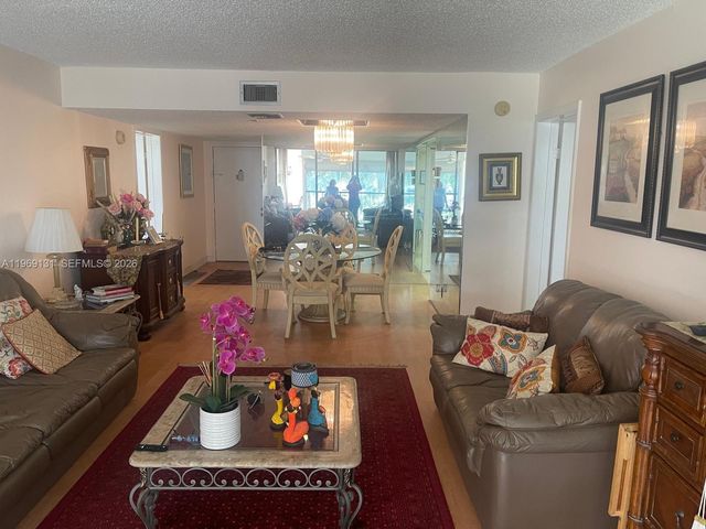 16500 Golf Club Road 204, Weston, FL 33326