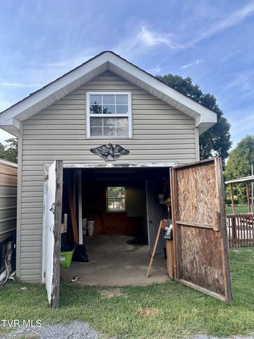 2204 State Line Road, Elizabethton, TN 37643