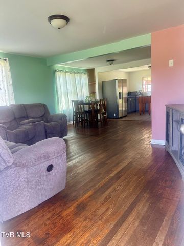 2204 State Line Road, Elizabethton, TN 37643
