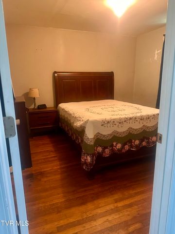 2204 State Line Road, Elizabethton, TN 37643